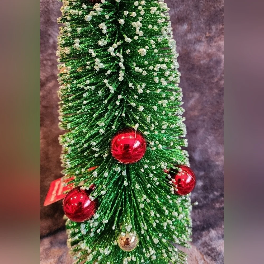 New exclusive sisal bottle brush green Christmas tree with ornaments, 13 in long